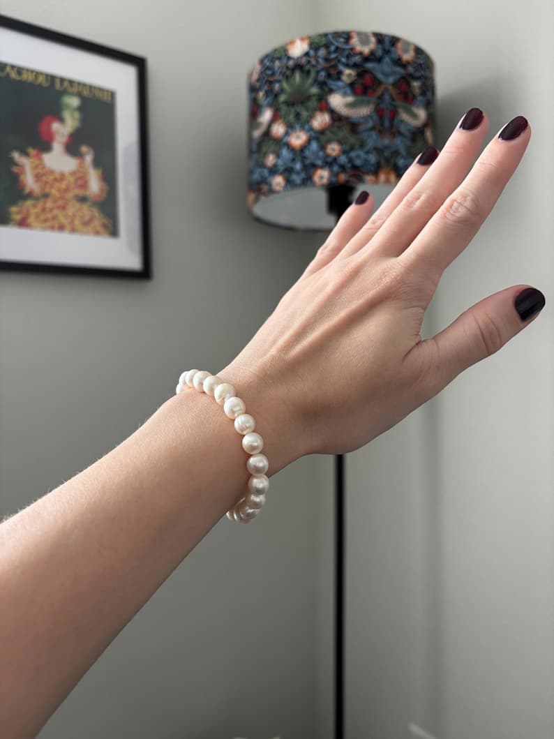 Pearl Bracelet • Natural Freshwater Pearls 7-8mm • Stretch Beaded Bracelet